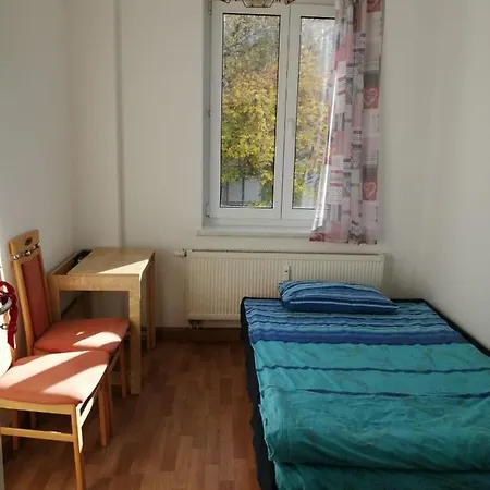 Haupt Bahnhof Und Nahe, Gunstig Nur Fur Frauen Only Booked For Women Drezno