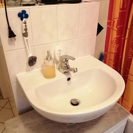 Apartament Haupt Bahnhof Und Nahe, Gunstig Nur Fur Frauen Only Booked For Women