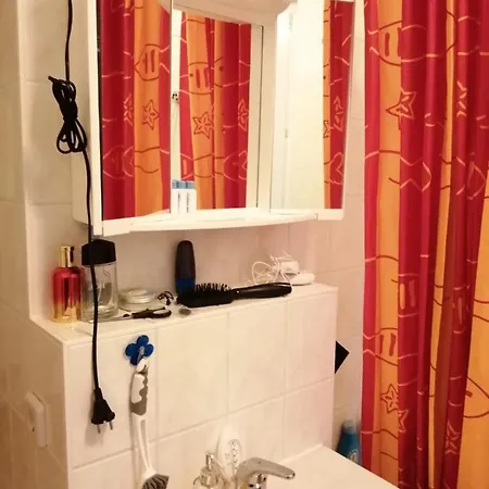 Haupt Bahnhof Und Nahe, Gunstig Nur Fur Frauen Only Booked For Women Apartament
